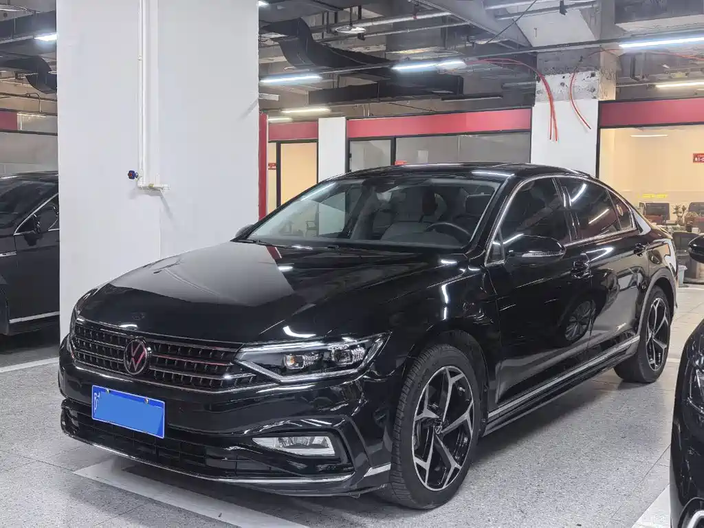Volkswagen Magotan 2025