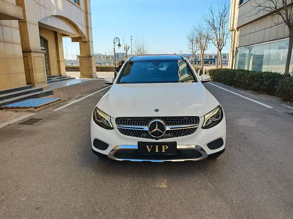 MERCEDES-BENZ GLC