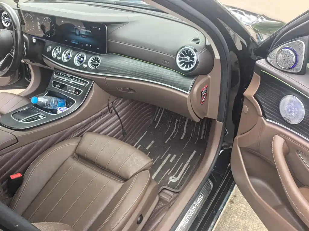 Mercedes-Benz E-Class — миниатюра 8