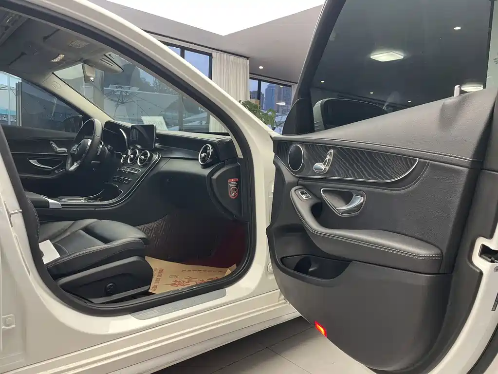 Mercedes-Benz C-Class — миниатюра 14