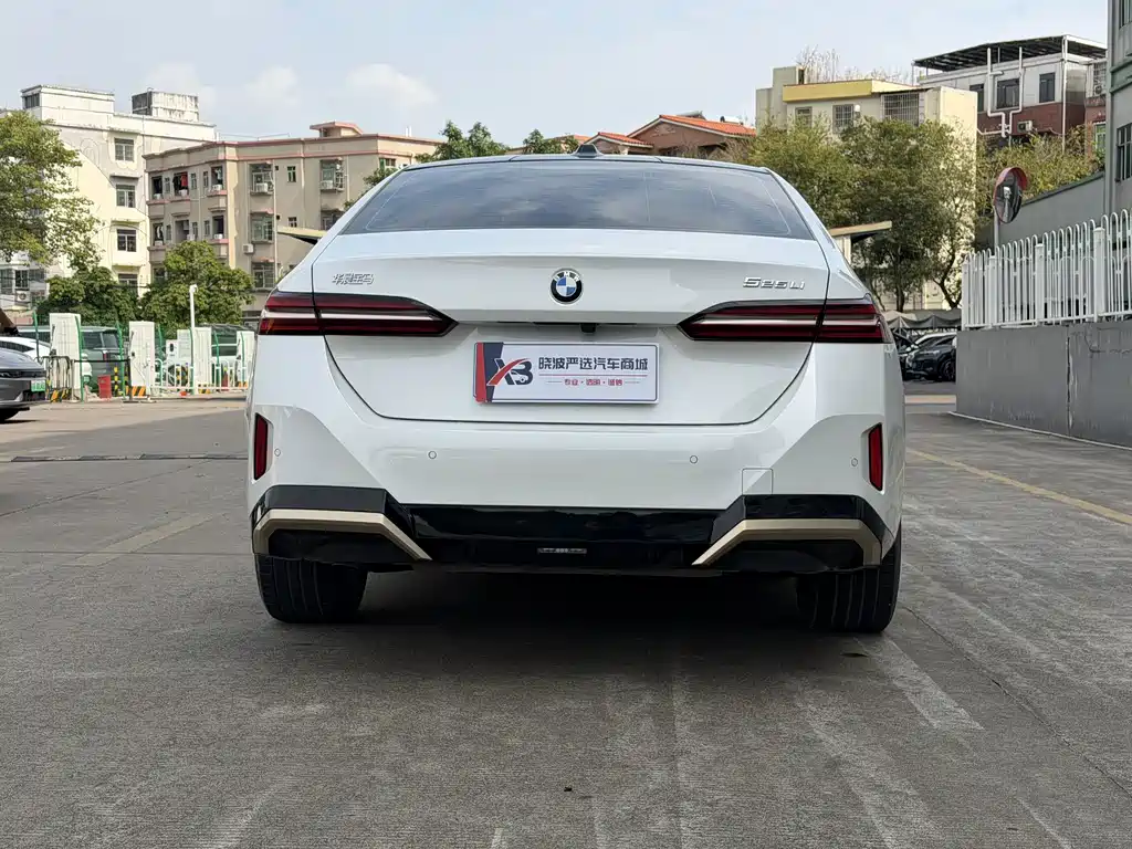 BMW 5 Series — миниатюра 3