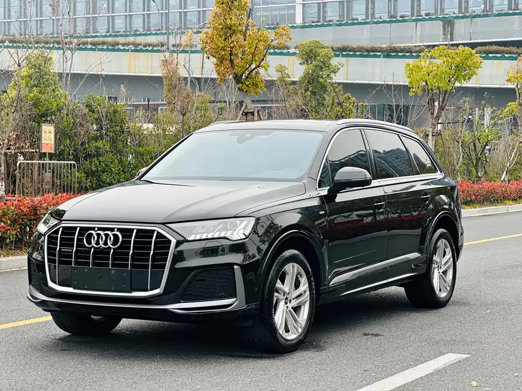 Купить Audi Q7