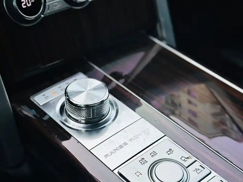 Land Rover Range Rover — миниатюра 15