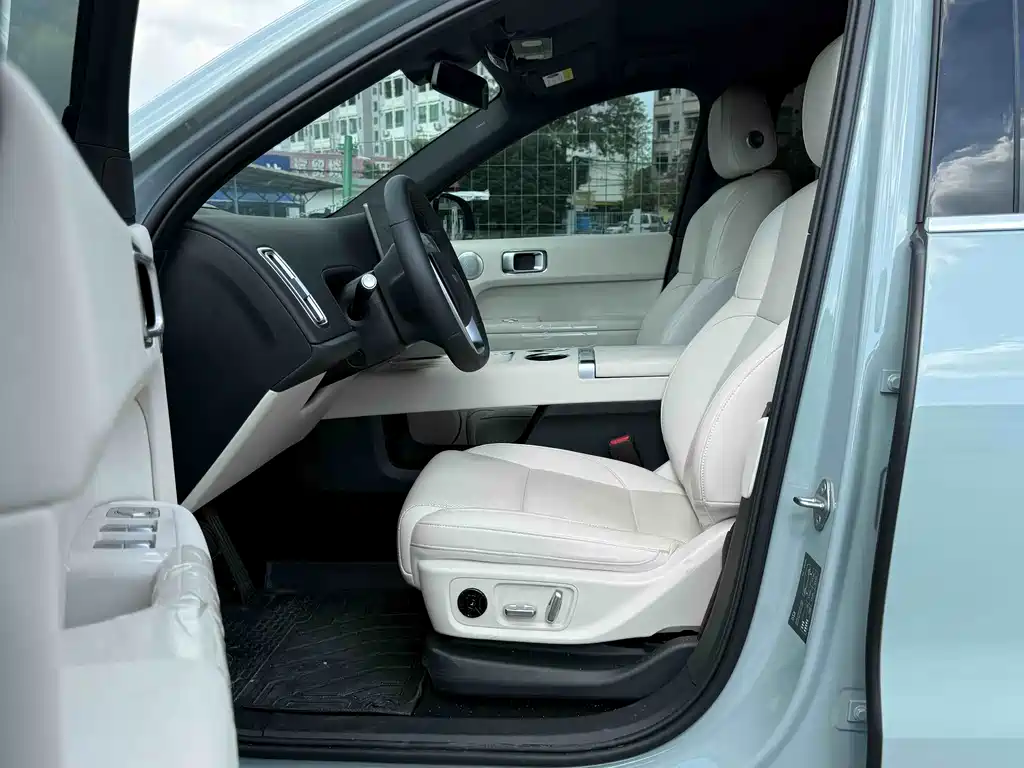Li Auto L6 2025 Pro