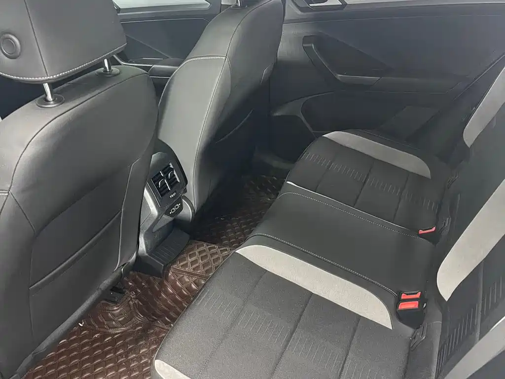 VOLKSWAGEN T ROC EXPLORING SONGS