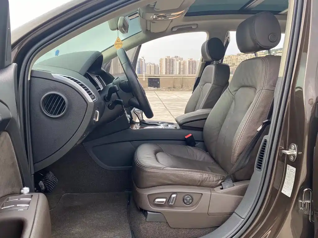 Audi Q7 — миниатюра 8
