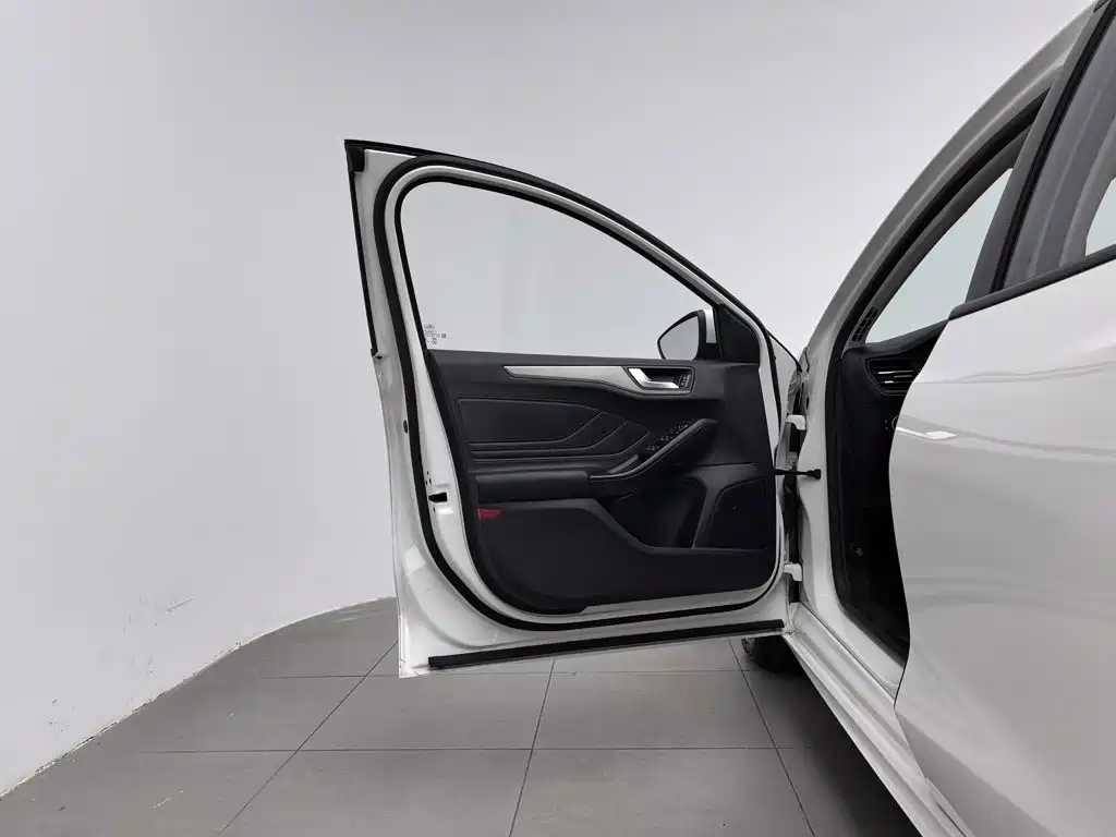 Ford Focus — миниатюра 8