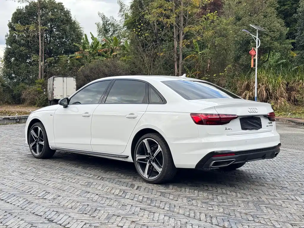 AUDI A4L