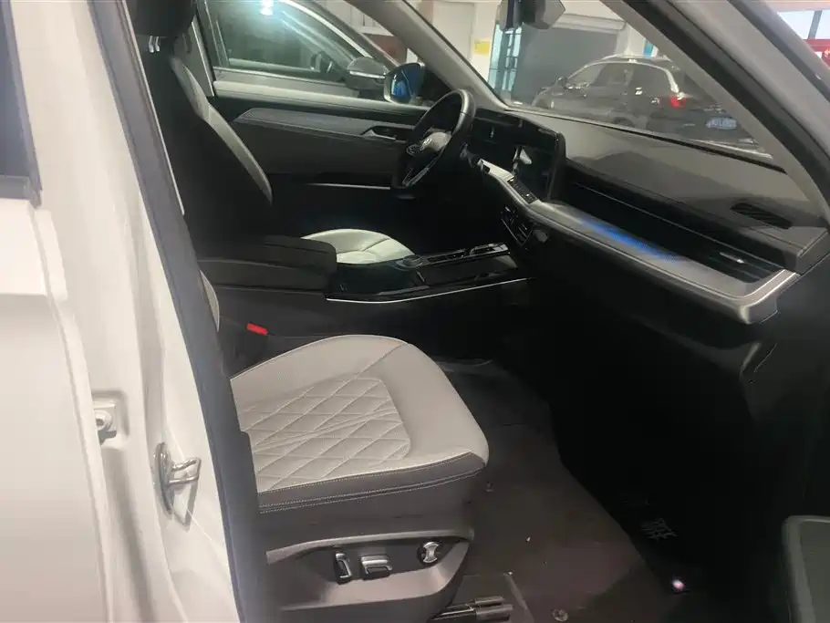 Volkswagen Tavendor 2024 380TSI R-Line