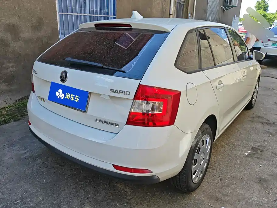 Skoda Rapid Spaceback — миниатюра 3