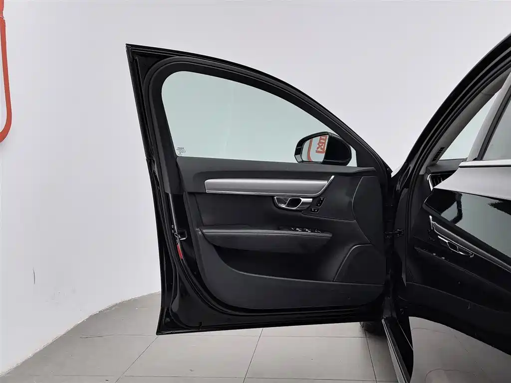 Volvo S90 2019 T4