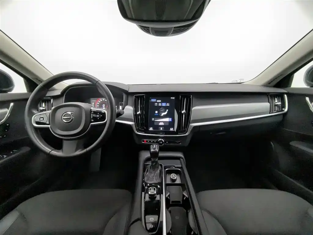 Volvo S90 2019 T4