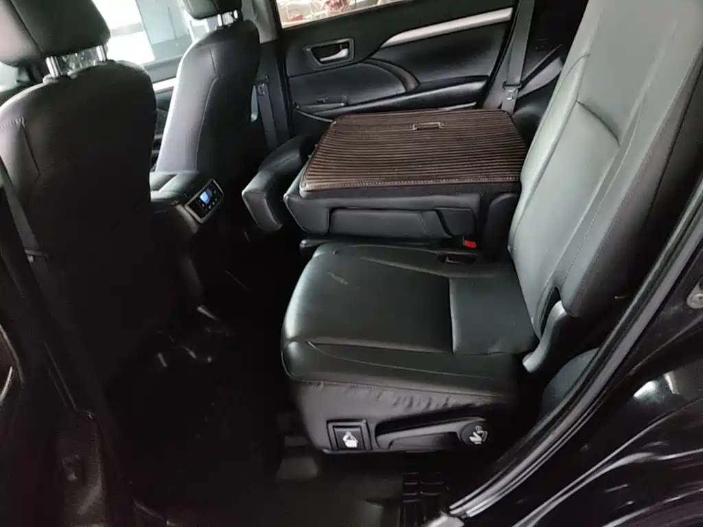 Toyota Highlander — миниатюра 17