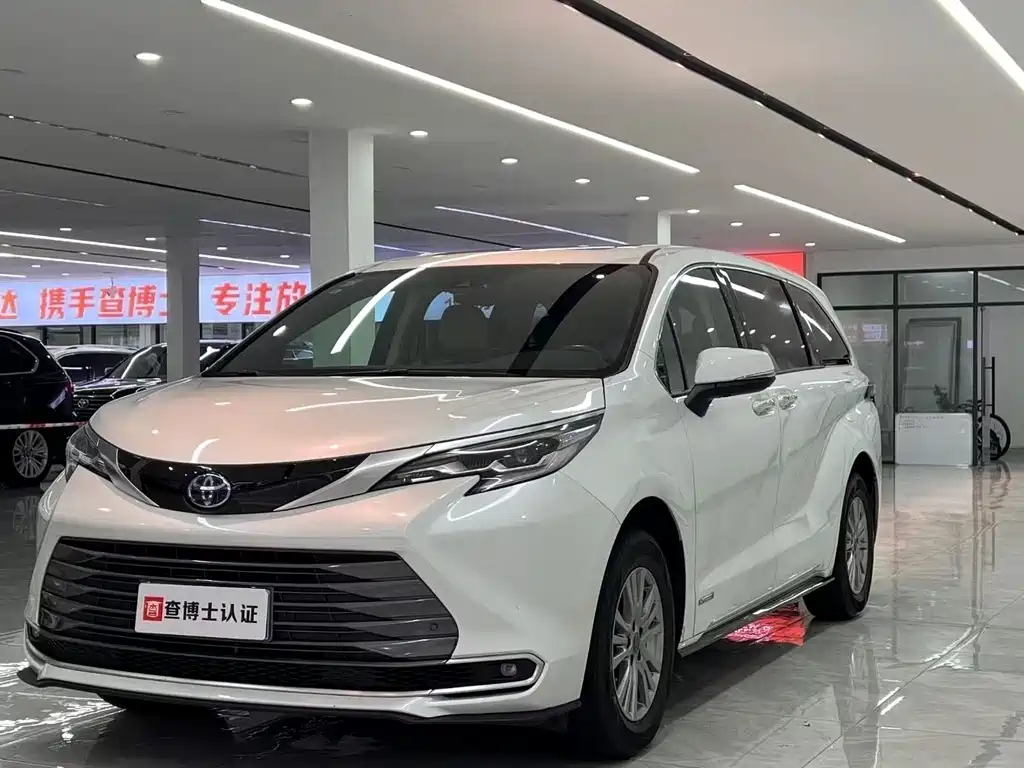 TOYOTA SIENNA