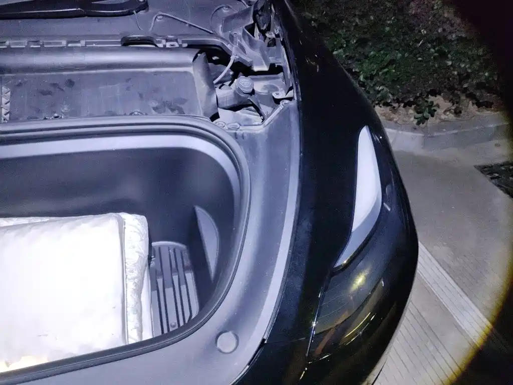 Tesla Model Y — миниатюра 22