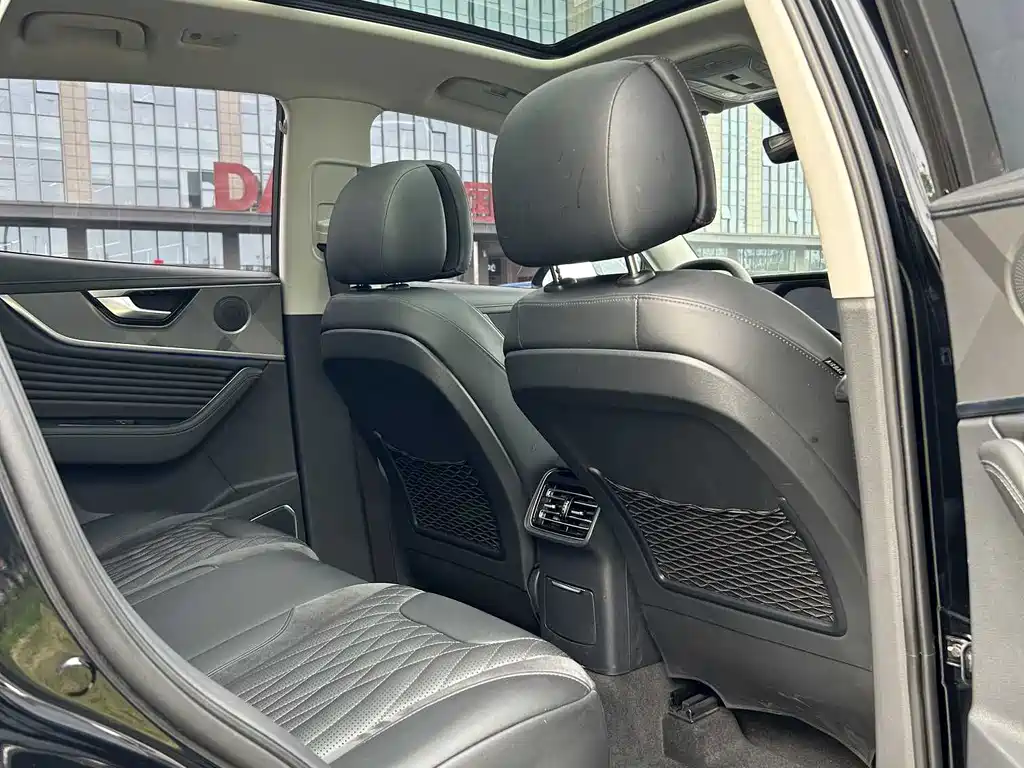 Hongqi HS5 2023 2.0T Pro50