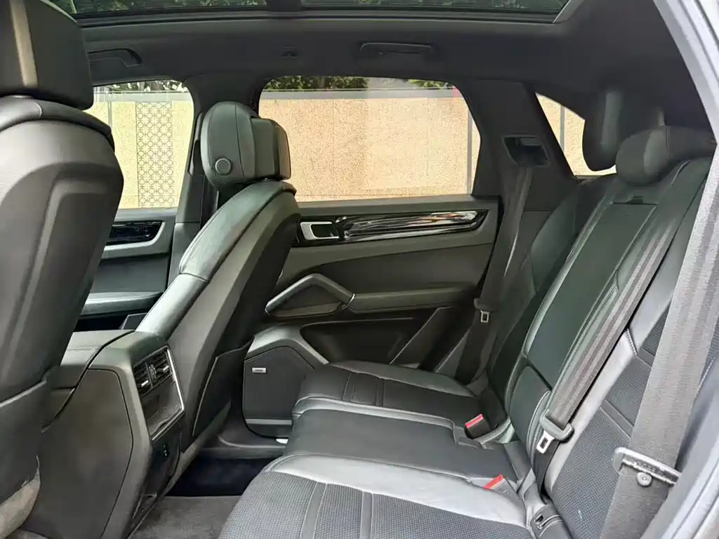 PORSCHE CAYENNE NEW ENERGY