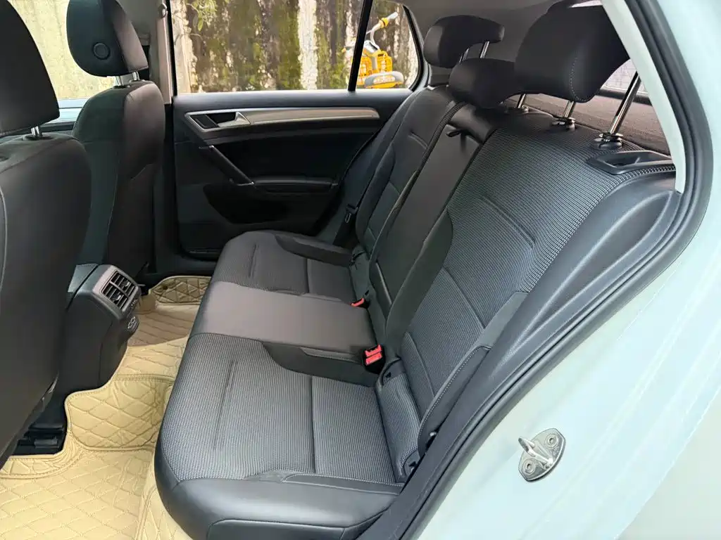 Volkswagen Golf — миниатюра 12