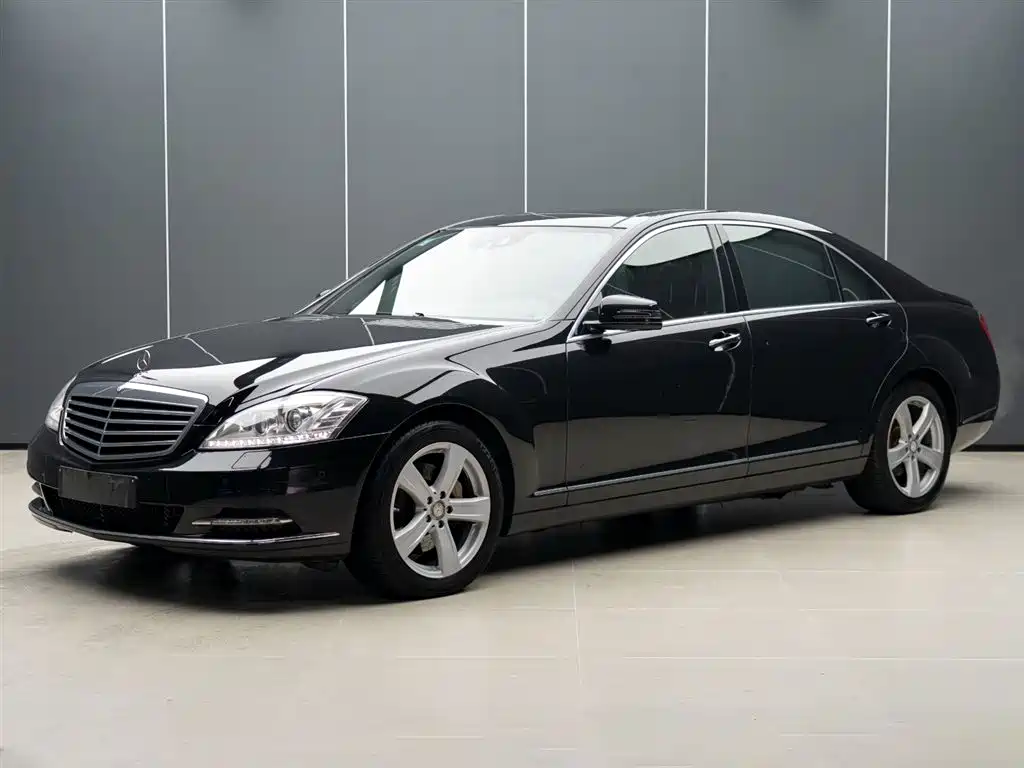Mercedes-Benz S-Class 2011