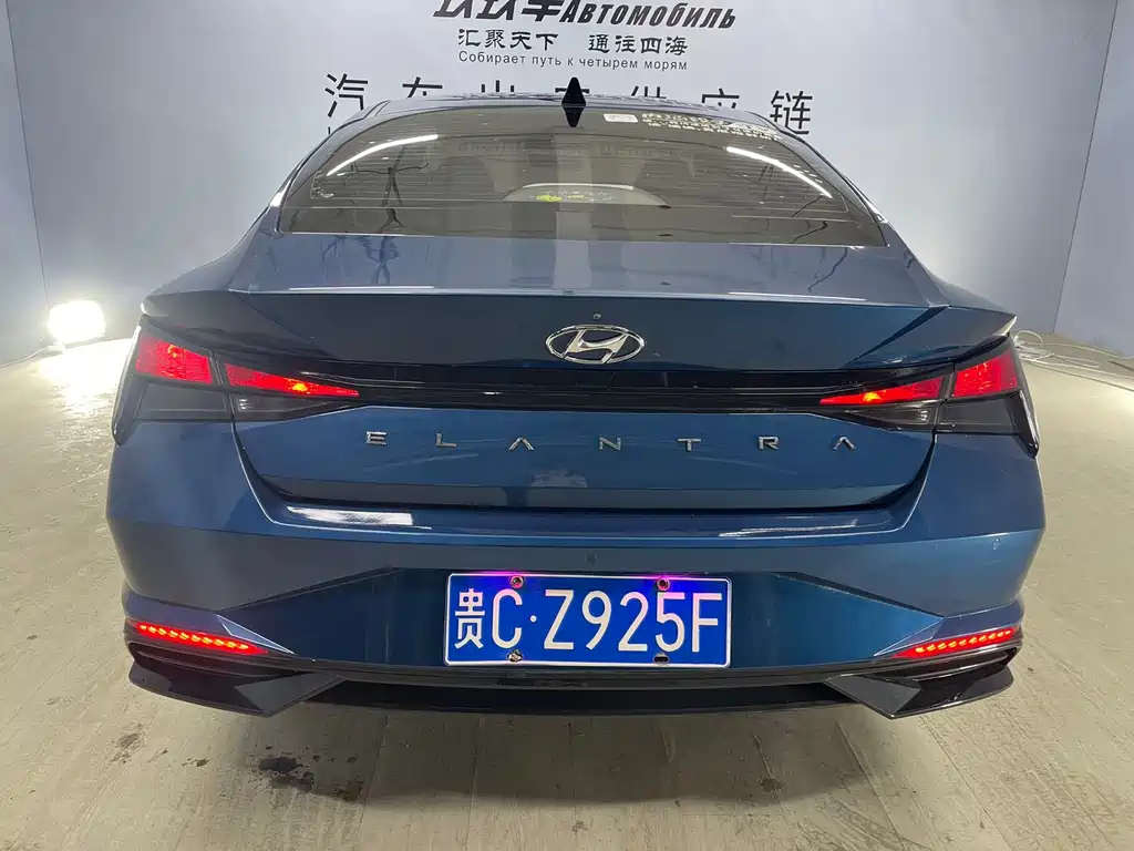 HYUNDAI ELANTRA