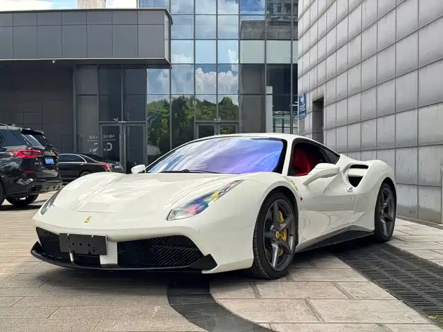 FERRARI 488 2018