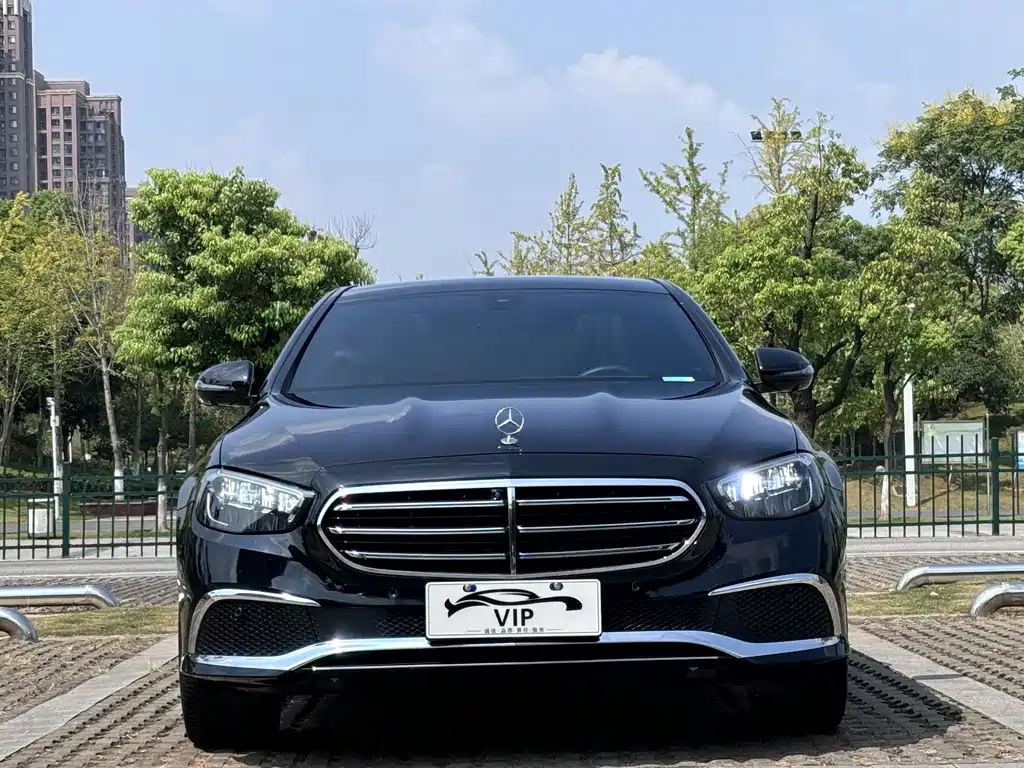 Mercedes-Benz E-Class — миниатюра 3