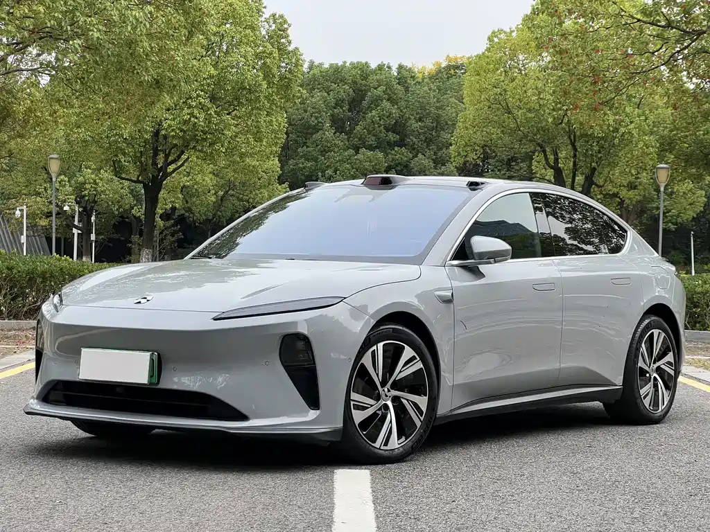 NIO ET5