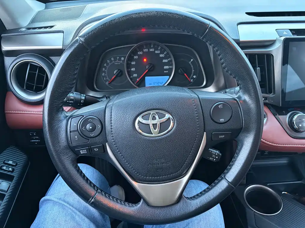 Toyota RAV4 — миниатюра 18