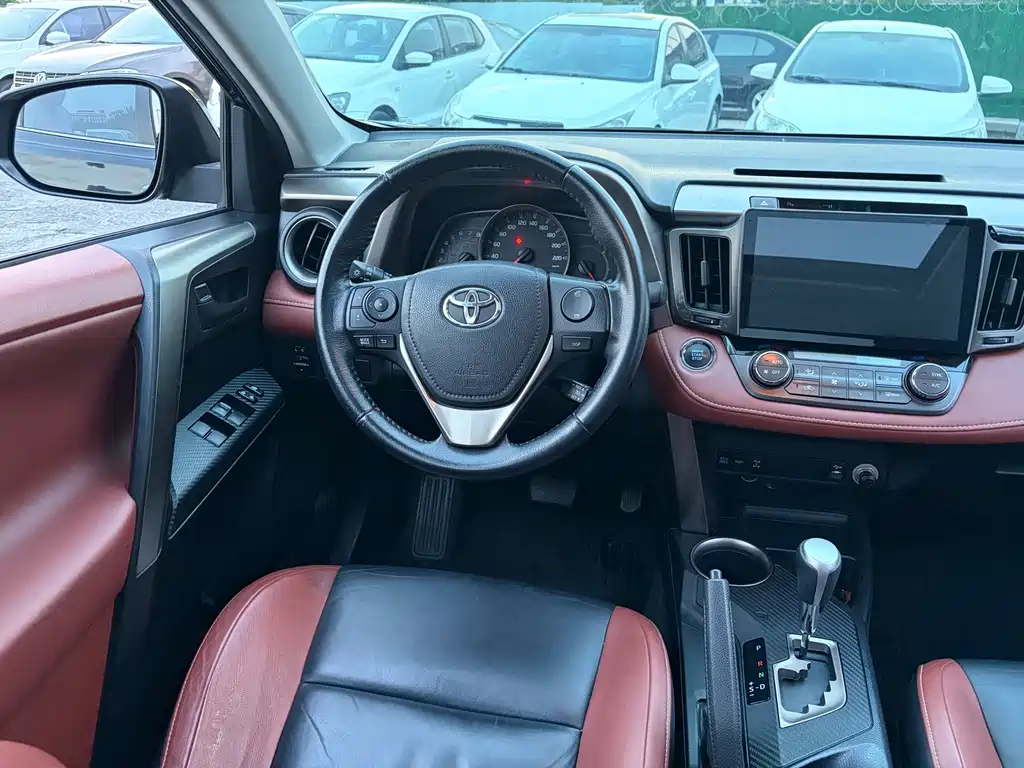 Toyota RAV4 — миниатюра 11