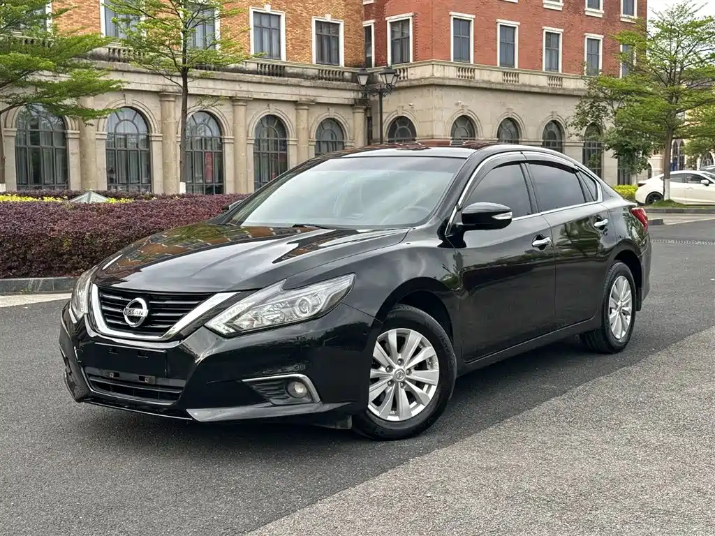 Купить Nissan Teana