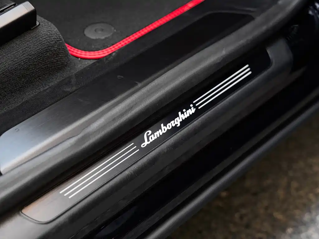 Lamborghini Urus — миниатюра 28