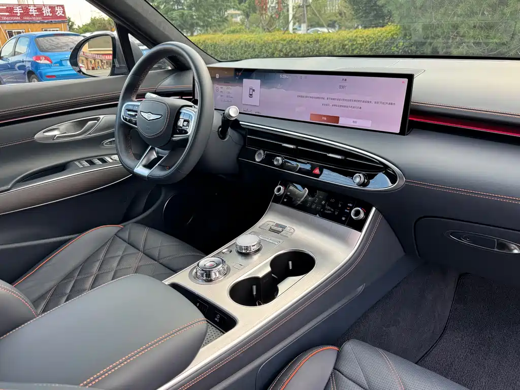 Genesis GV70 — миниатюра 16