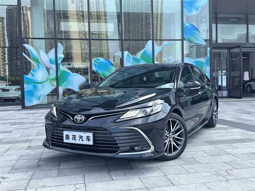 Купить Toyota Camry