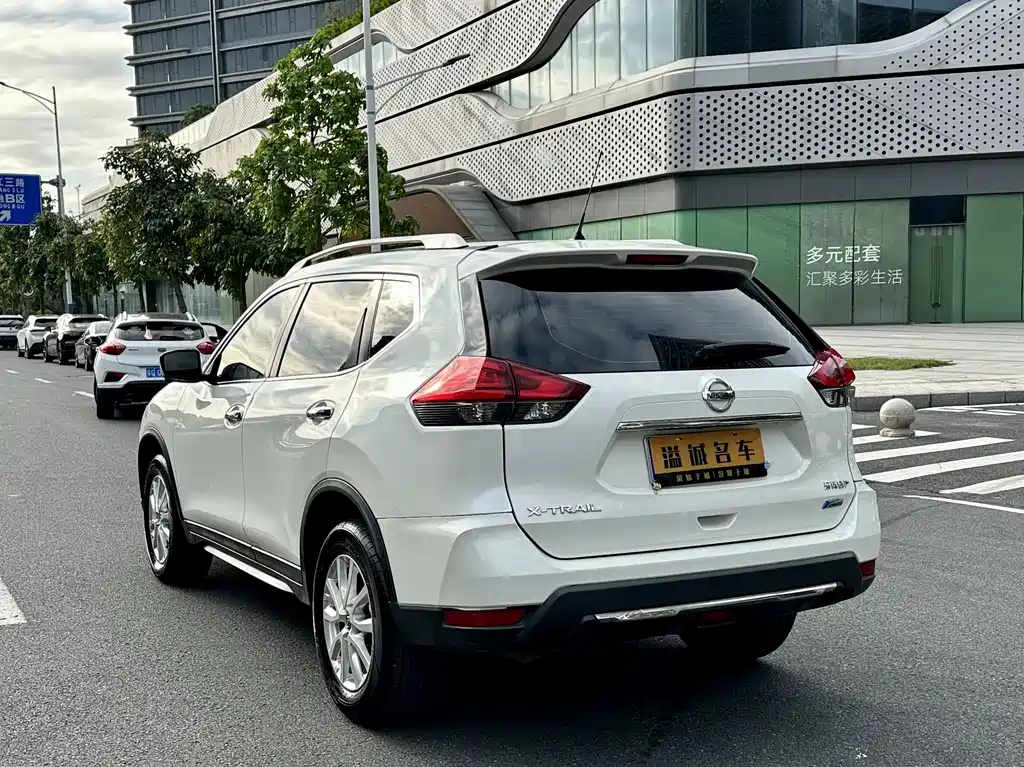 Nissan X-Trail — миниатюра 11