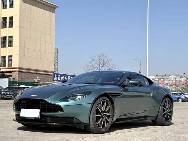 ASTON MARTIN DB11 2019