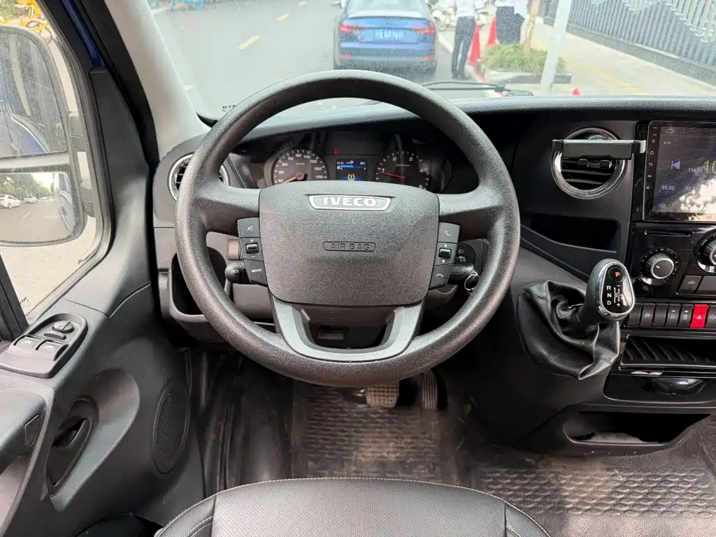 IVECO Ousheng — миниатюра 12