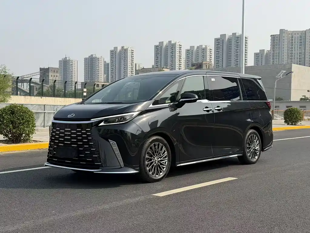 Lexus LM 2024