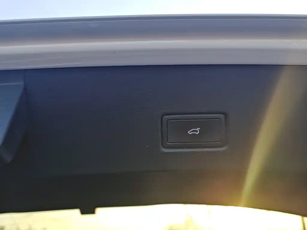 VOLKSWAGEN T ROC EXPLORING SONGS