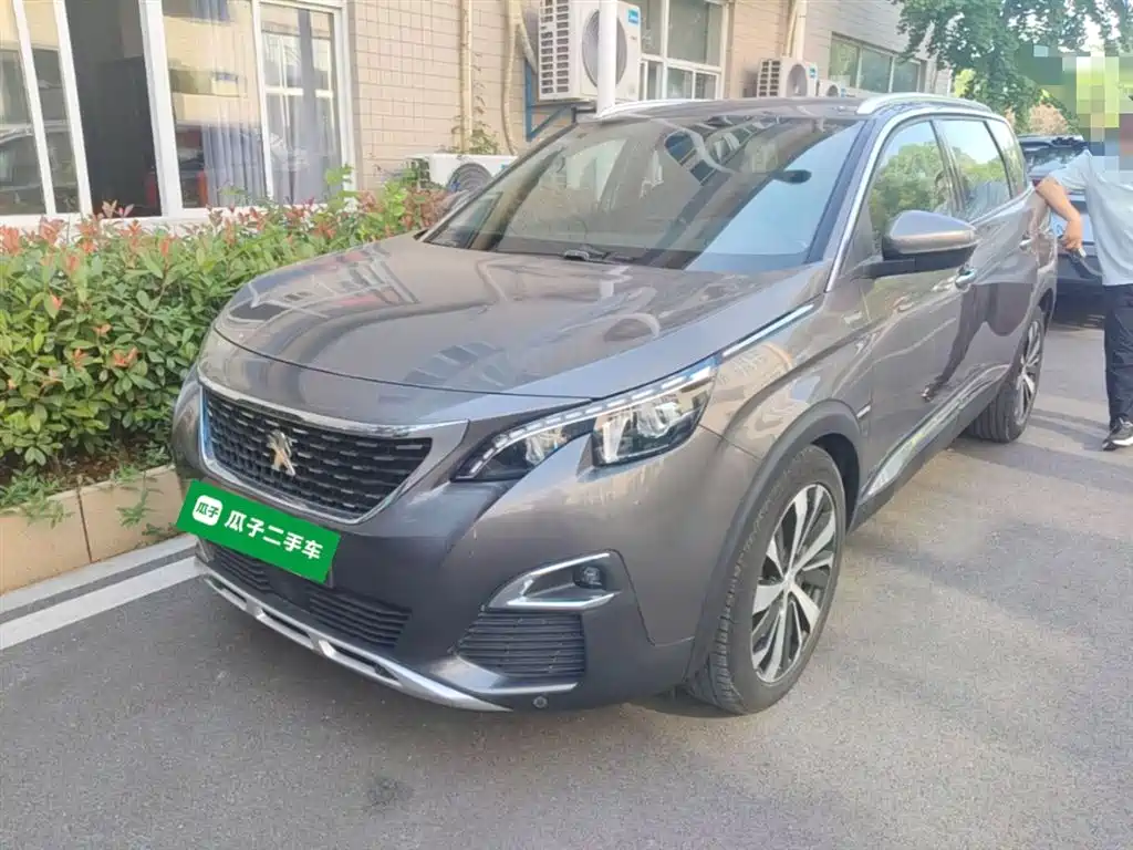 Купить Peugeot 5008