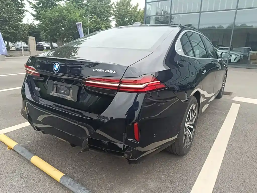 BMW i5 — миниатюра 7