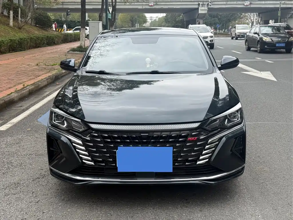 DONGFENG YI HYUN MAX