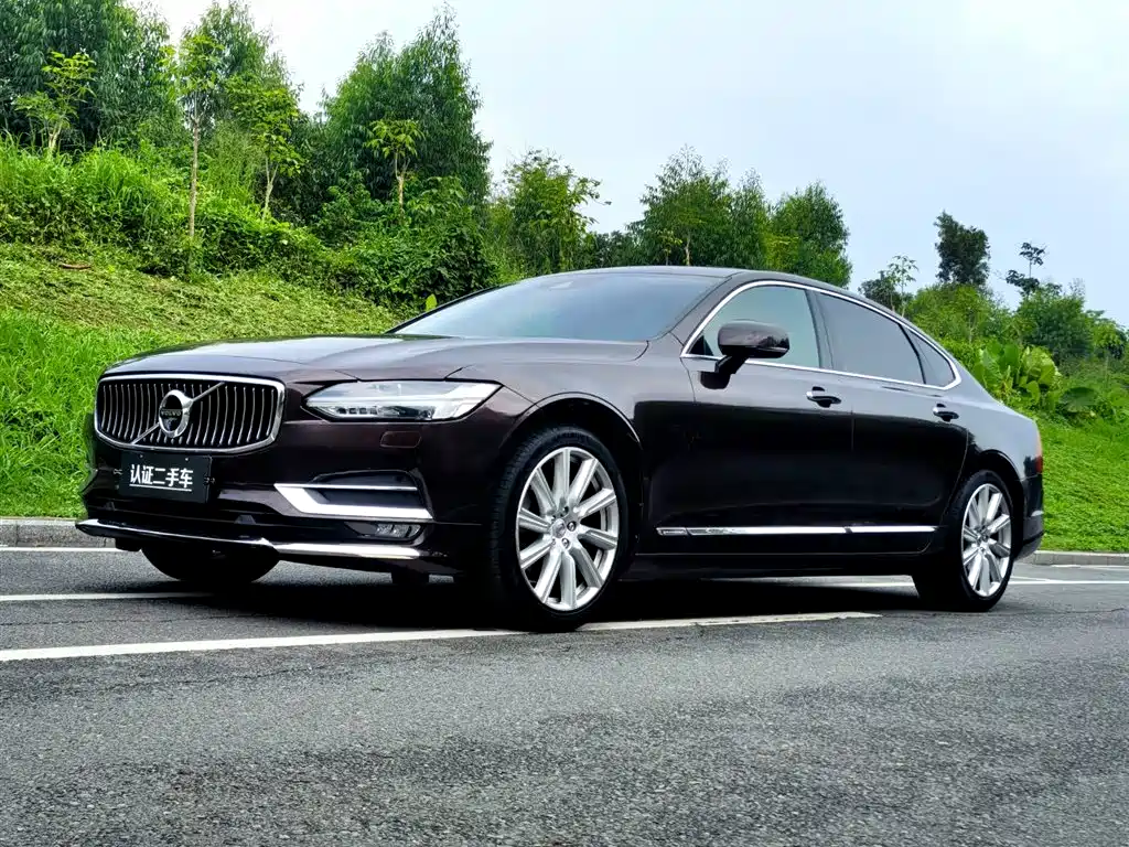 Купить Volvo S90