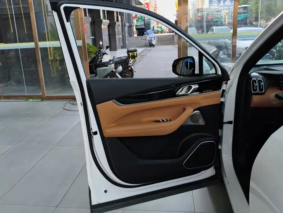 Geely Boyue L — миниатюра 7