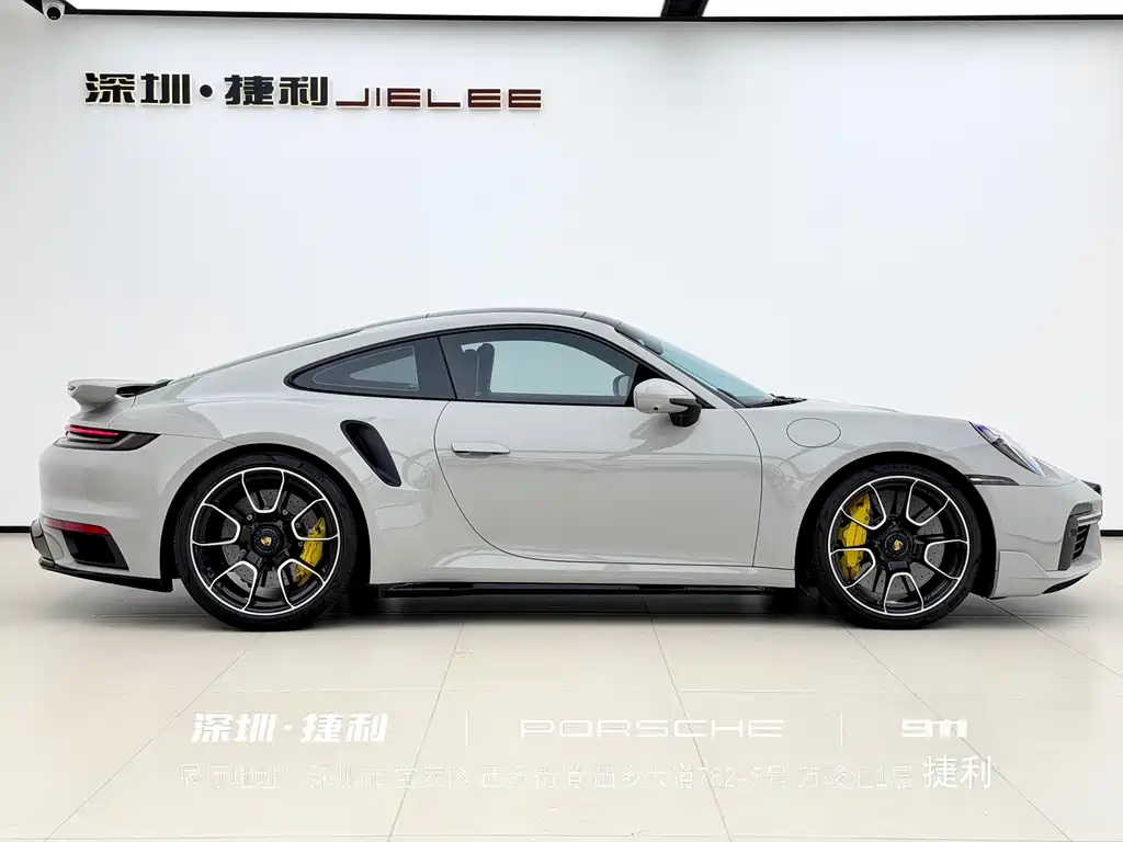 Porsche 911 2023 Turbo S 3.7T
