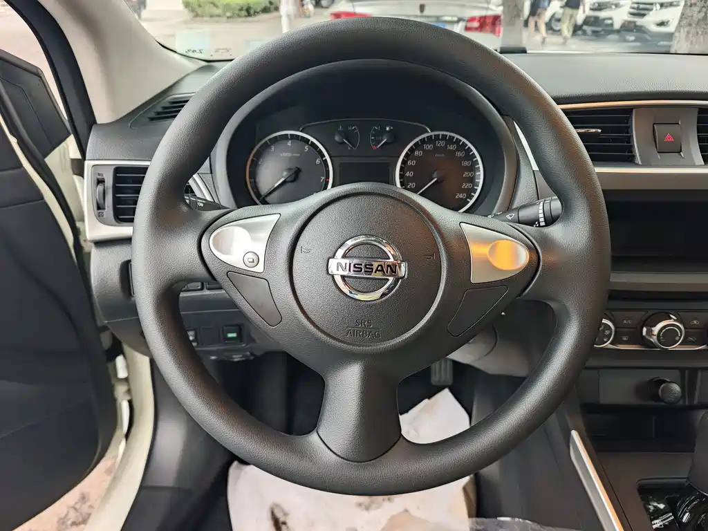 Nissan Sylphy — миниатюра 10