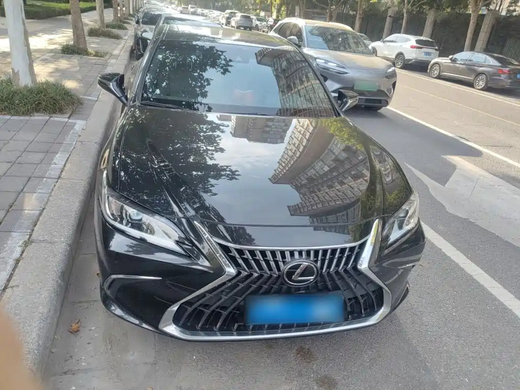 Lexus ES — миниатюра 6