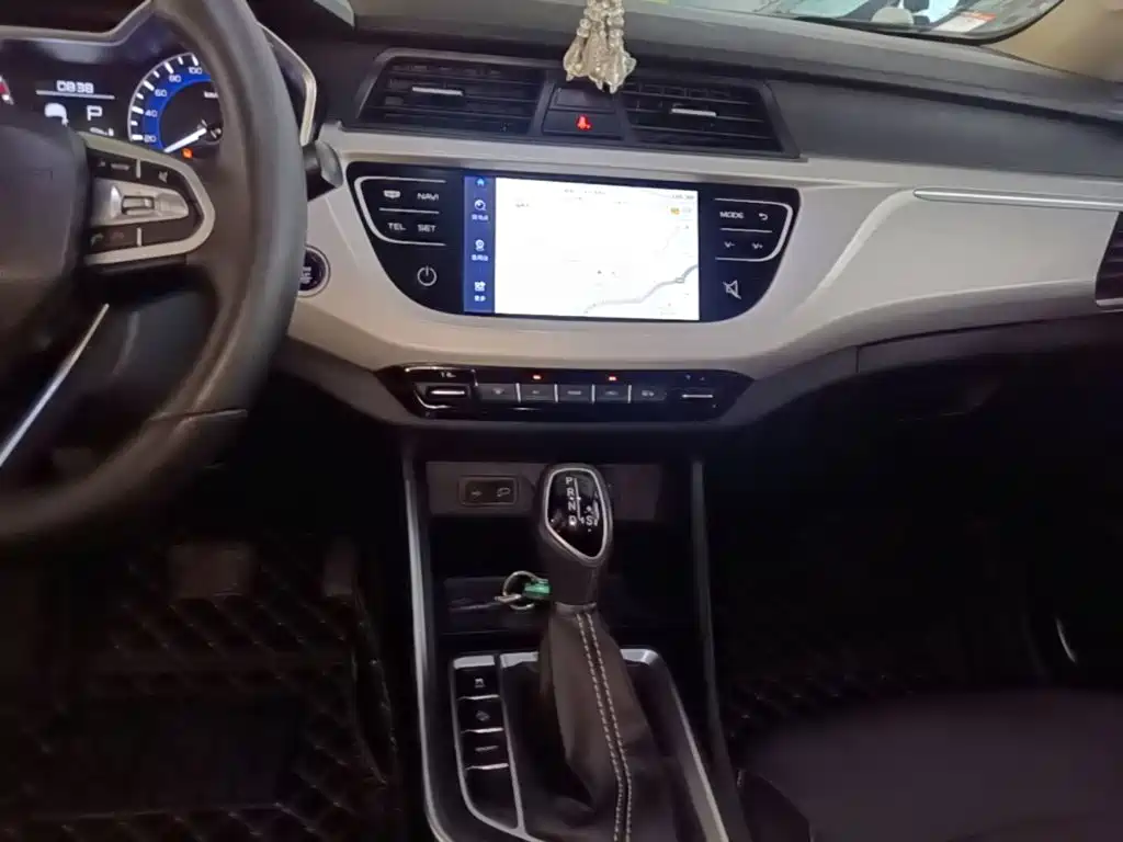 Geely Vision X3 — миниатюра 13
