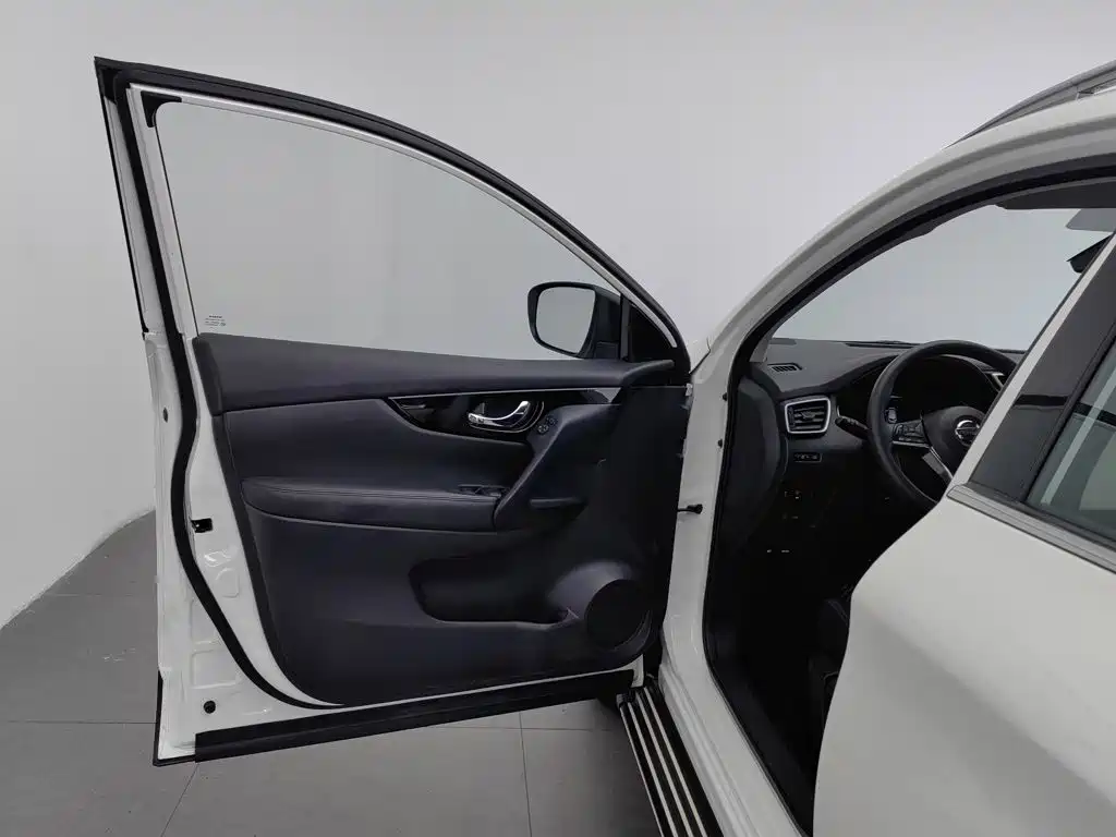 Nissan Qashqai — миниатюра 8
