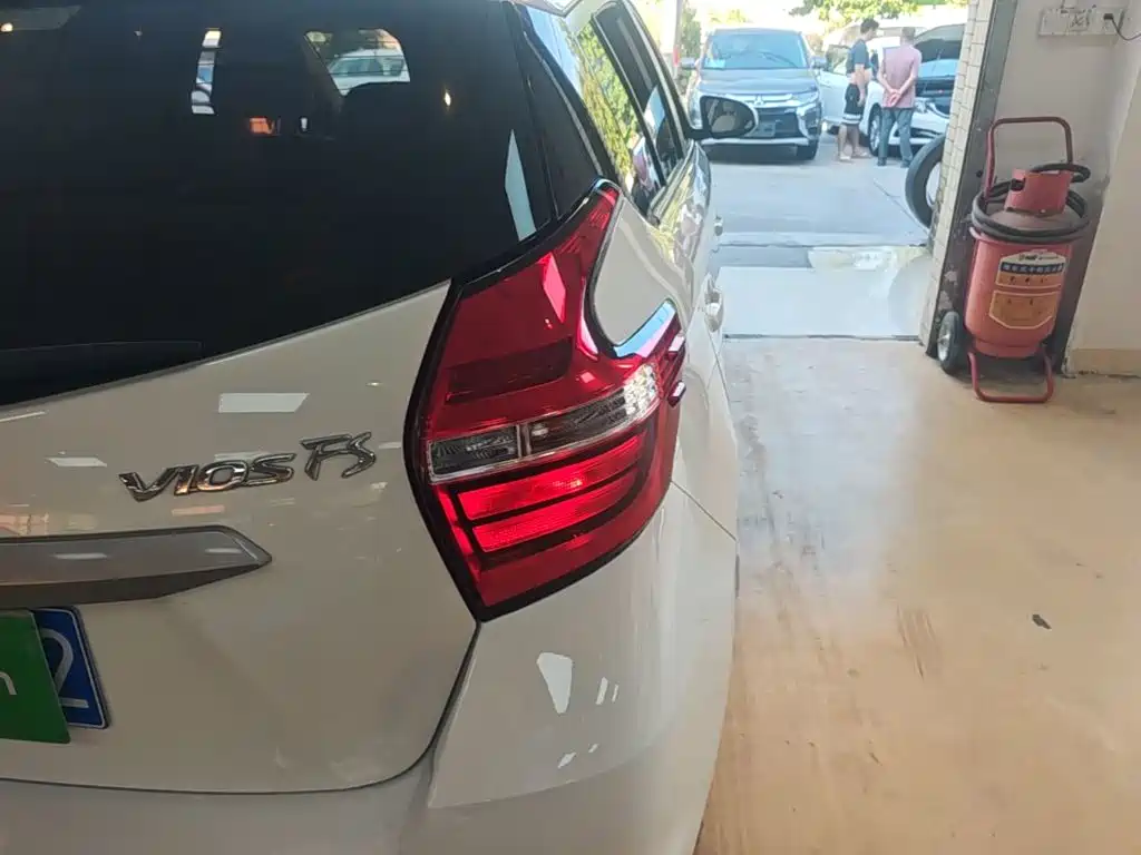 Toyota Vios FS — миниатюра 8