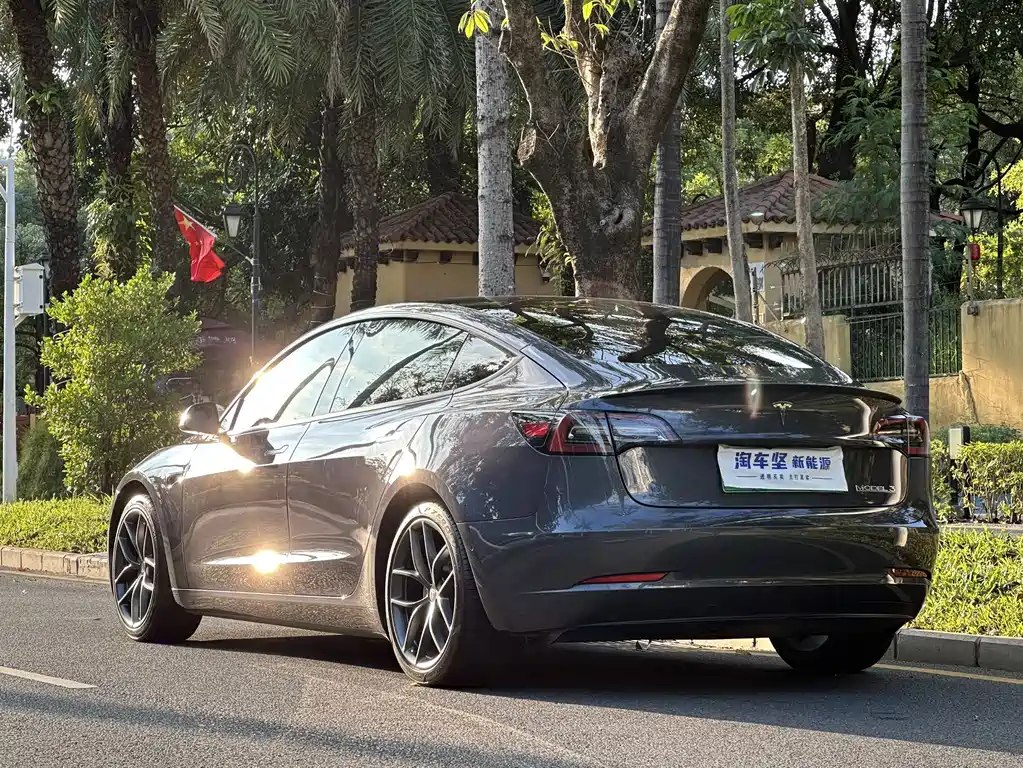 Tesla Model 3 — фотографии объявления, Фото 3